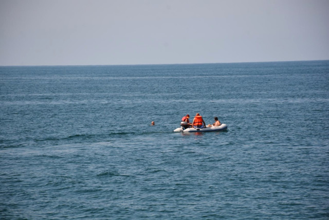 Denizde 7 Saat Yüzünce Akrabaları Korku Dolu Anlar Yaşadı