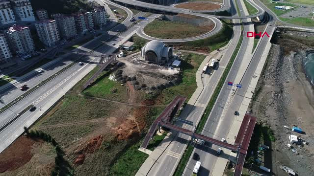 Trabzon İki Yol Ortasına Yapılan Camiye Nasıl Ulaşılacağı Tartışması