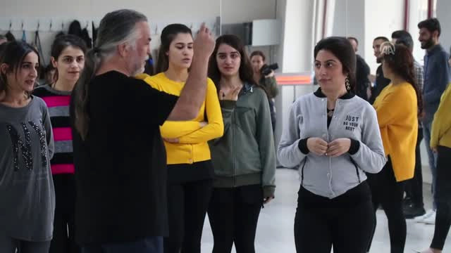 Diyarbakır’da Öğrencilere Horon Eğitimi