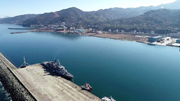 Trabzon’da Deniz Üssü Kurulacak Alana İlk Askeri Gemi Demirledi