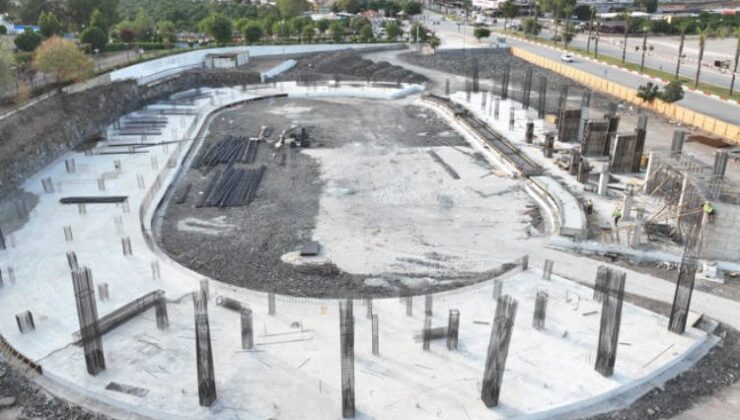 Atatürk Stadyumu’nda çalışmalar süratle sürüyor