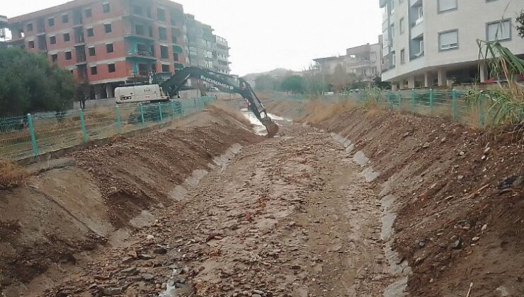 Manisa’da derelerden çıkan çöpler tekrar şaşırtmadı