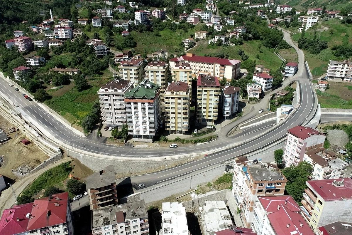Trabzon’da Pulathane Bulvarı kent içi ulaşımını rahatlattı