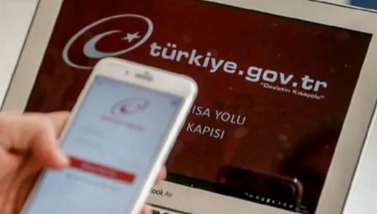 Bürokrasi ‘tuş’ oldu! Ayda 120 milyon giriş yapılıyor