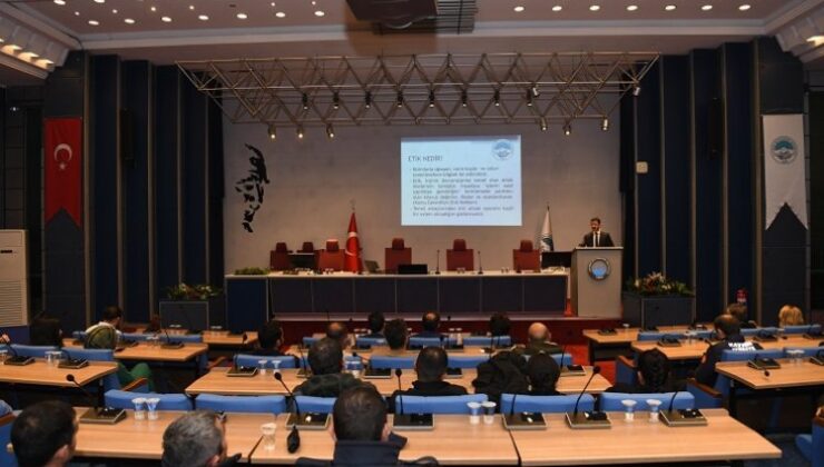 Kayseri Büyükşehir çalışanına etik bedeller eğitimi