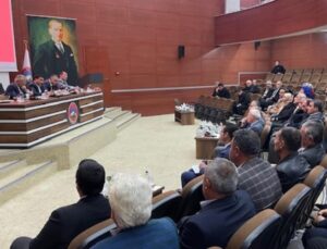 Kayseri Valisi Çiçek muhtarlarla buluştu