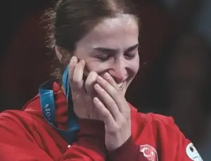 Paris 2024’teki birinci güreş madalyamızı Buse Tosun Çavuşoğlu kazandı