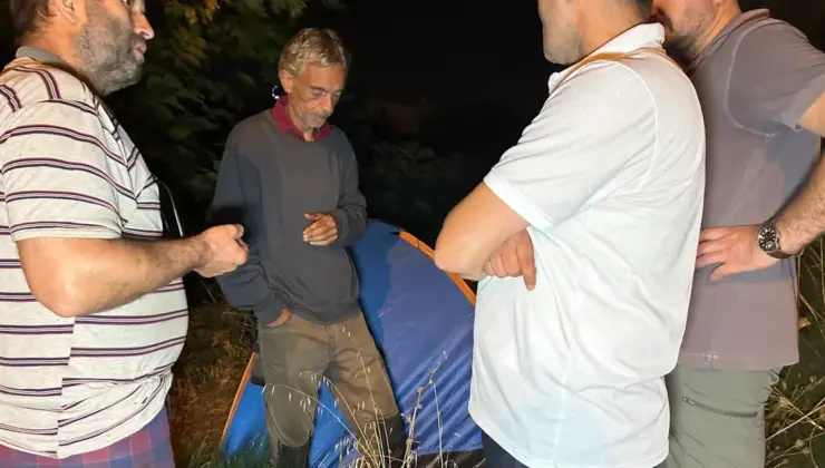 Düzce’de Hollandalı gezgine polis sahip çıktı
