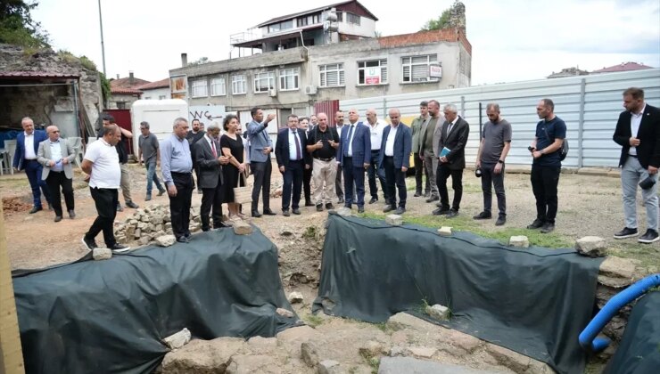 Trabzon’da İçkale Bölgesindeki Arkeolojik Hafriyatlar Devam Ediyor
