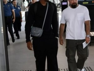 Trabzonspor’un yeni transferi Simon Bokote Banza Trabzon’a geldi