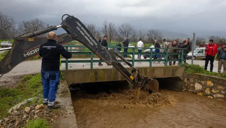 İzmir’de kuvvetli yağışlar sonrasında kırsalda ağır müdahale