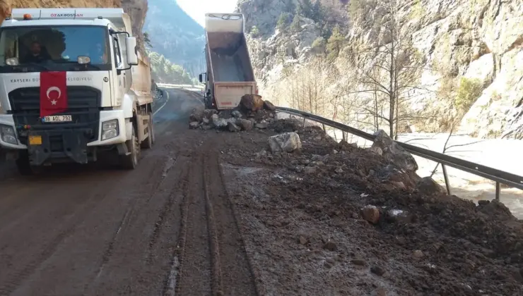 Kayseri Büyükşehir’den kar ve selle sıkı uğraş
