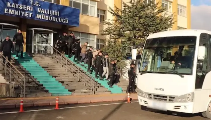 Kayseri’de FETÖ’ye 54 tutuklama