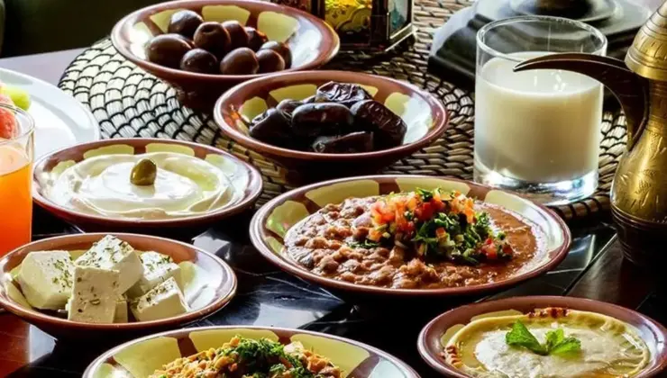 Uzmanı uyardı: Sahuru atlamayın, iftarı yavaş yapın