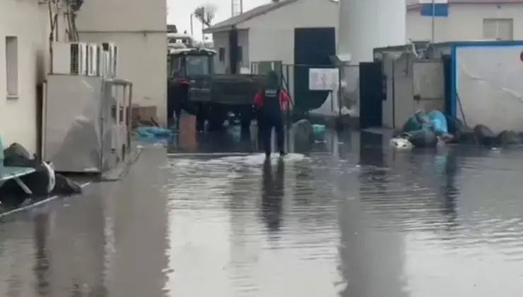 Ağrı’da su taşkınlarına müdahale