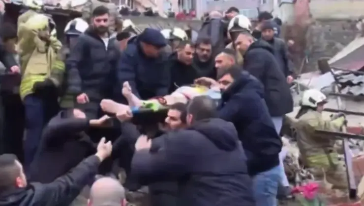 İstanbul Fatih’te doğal gaz patlaması! Mahsur kalanlar kurtarılıyor