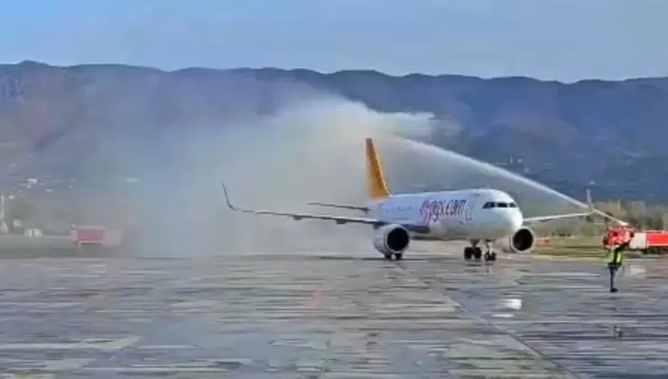 Tokat–İzmir uçuşları başladı… Birinci sefere su takı seremonisi