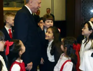 Cumhurbaşkanı Erdoğan, Külliye’de çocukları konuk etti