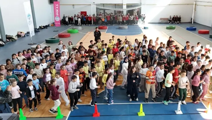 Kayseri Büyükşehir Develili öğrencileri sporla buluşturdu