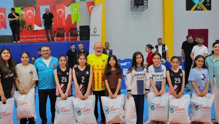 Kent protokolü öğrencilerle filede buluştu