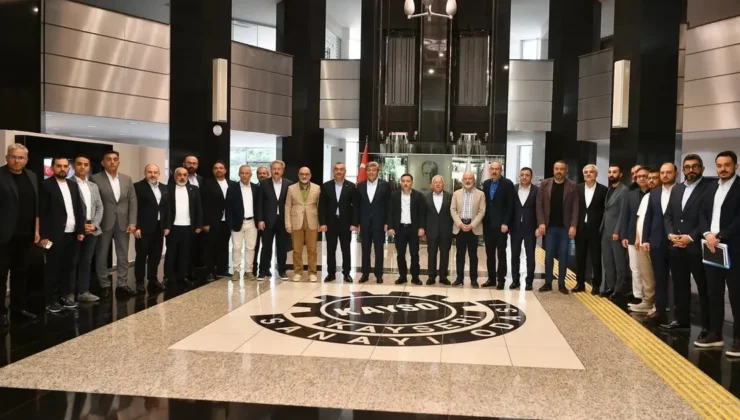 Memduh Büyükkılıç KAYSO toplantısına katıldı