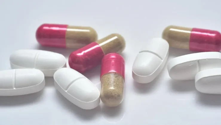 Bilinçsiz antibiyotik kullanımı tedaviyi zorlaştırıyor
