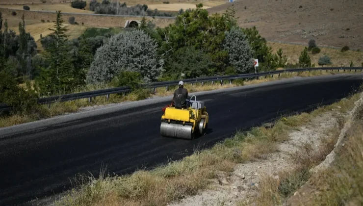 Kayseri Büyükşehir’den kırsalda yol çalışması