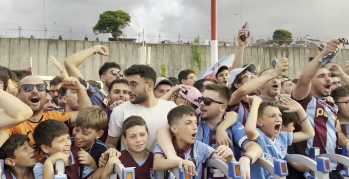 Salah Trabzon’da: Coşkulu Karşılama